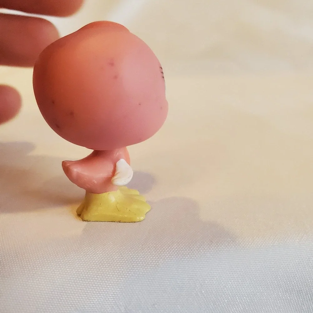 Littlest Pet Shop Authentic LPS #825‎ Pink Duck Aqua Blue Tear Drop Eyes Hasbro